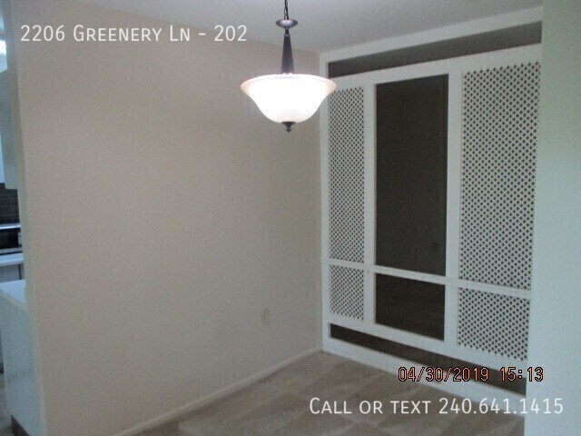 Building Photo - 2206 Greenery Ln