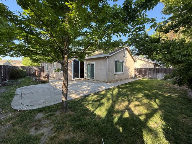 Building Photo - 1600 LemonTree Rd