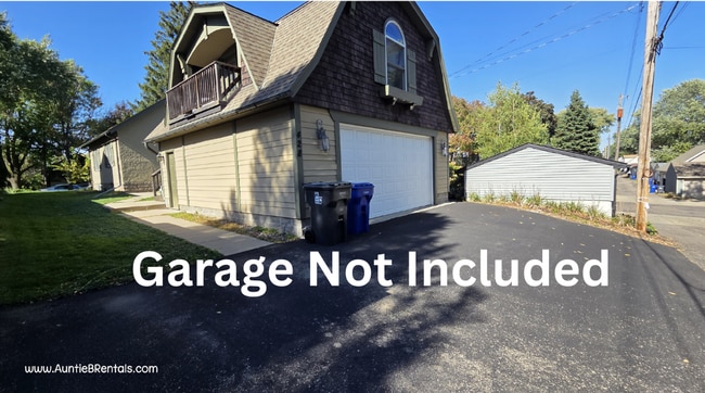 Building Photo - 428 Warwick St