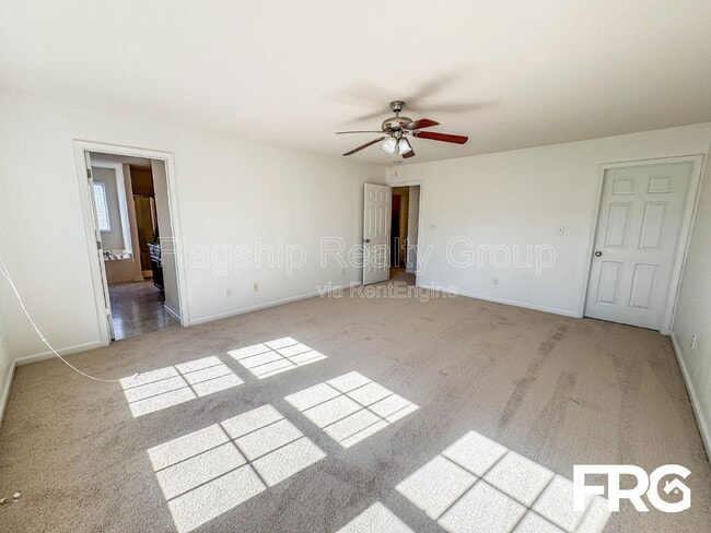 Building Photo - 1021 Jade Ln