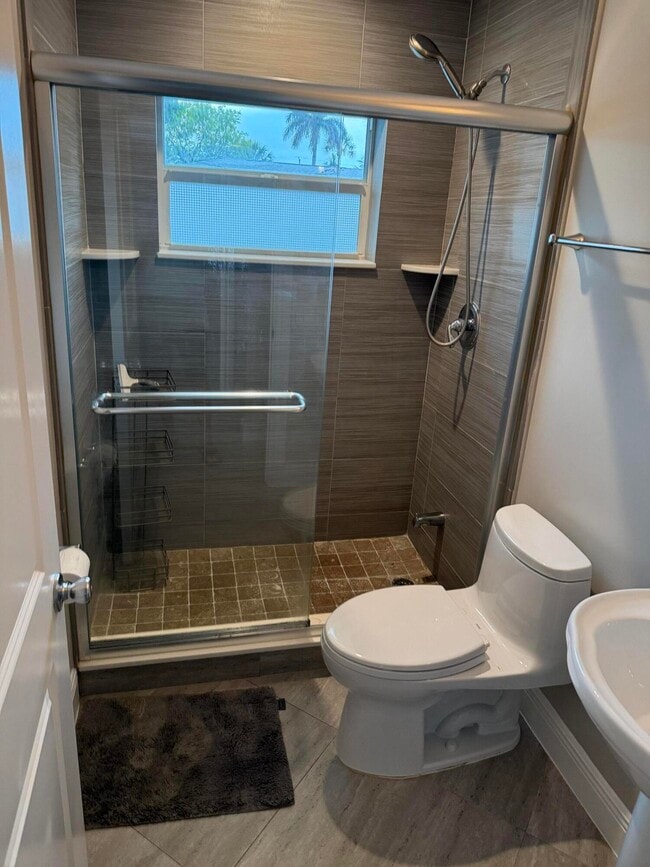 Building Photo - 105 Palamino Cir