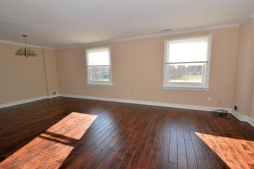 Building Photo - 1721 Fitzwater St