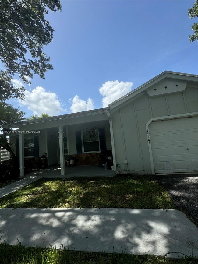 Building Photo - 14568 SW 142nd Ct Cir S