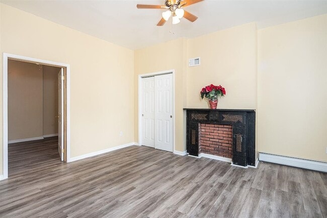 Building Photo - 13 E 52nd St