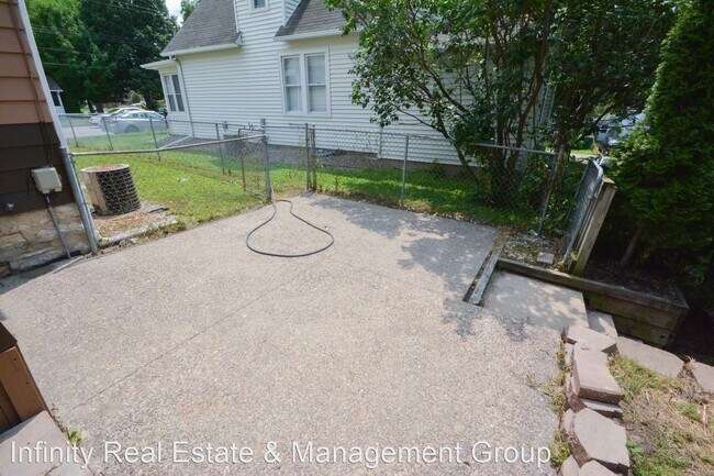 Building Photo - 2 br, 1 bath House - 907 4th Ave NW