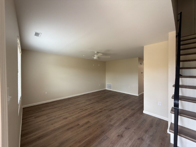 Building Photo - 7914 Gleason Dr NW