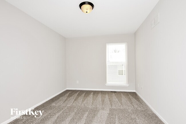 Building Photo - 100 Eisenhower Dr