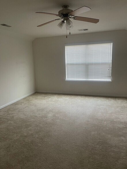 Building Photo - 117 Heart Pine Ln