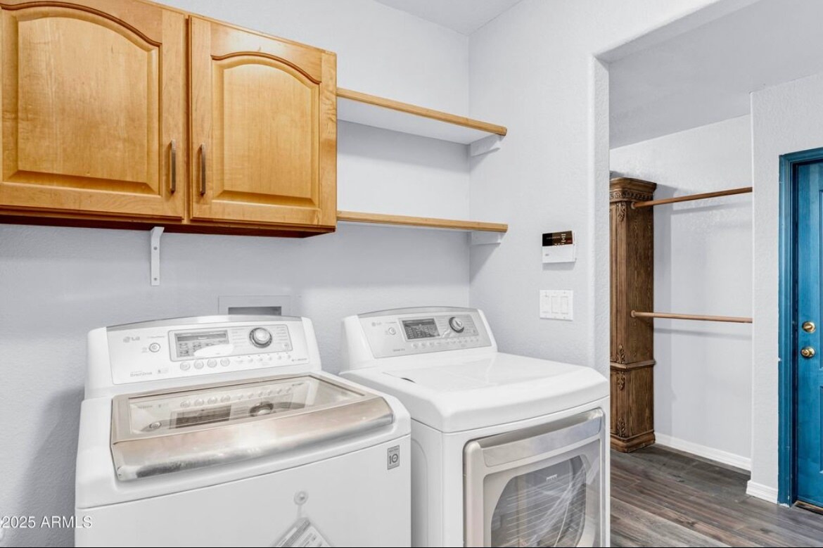 Building Photo - 15482 S Sequoia Cir