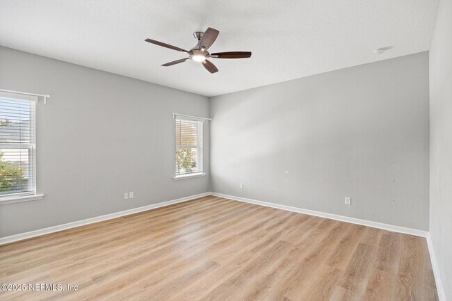 Building Photo - 92 Fernbrook Dr