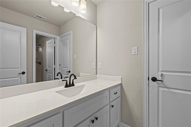 Building Photo - 14892 Hometown Dr