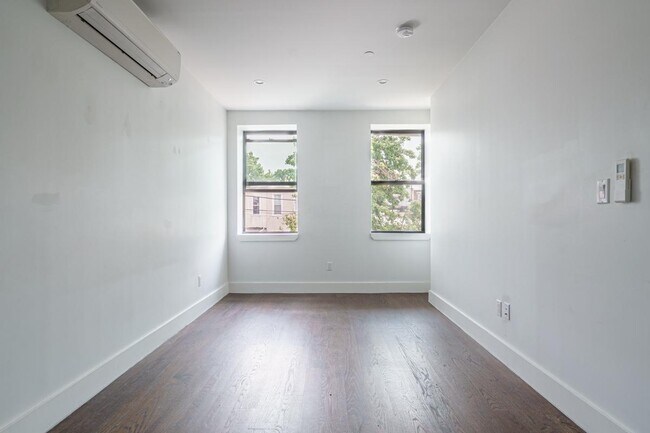 Building Photo - 62 De Sales Pl