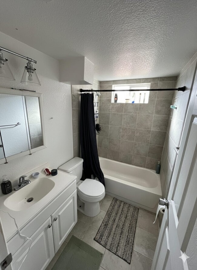 Building Photo - 6020 E 68th Way