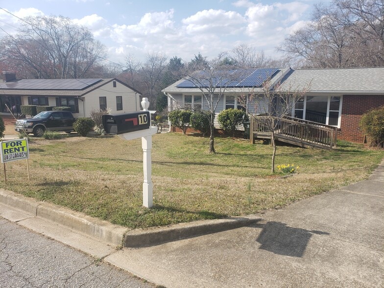 Front - 10 Sir Abbott St