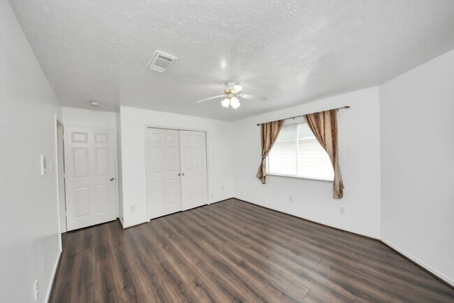 Building Photo - 3138 Waters View Dr