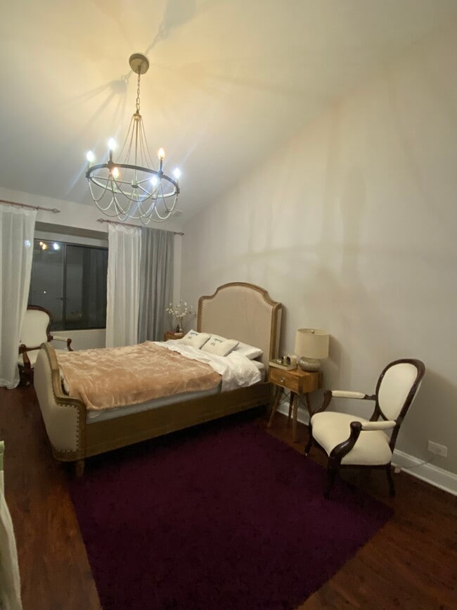 Master bedroom - 755 Golf Ln