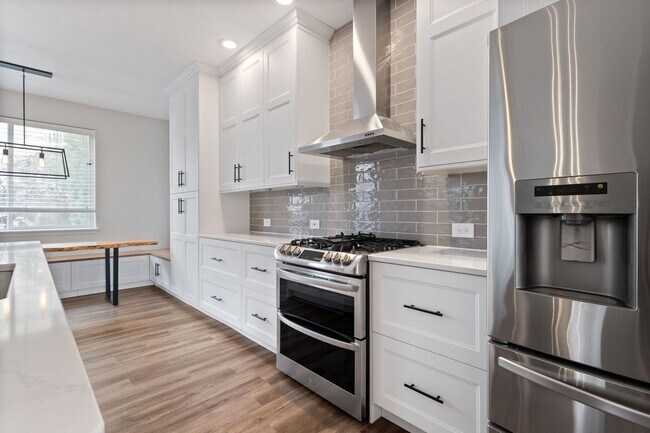 Building Photo - 14081 SW Viewpoint Ct