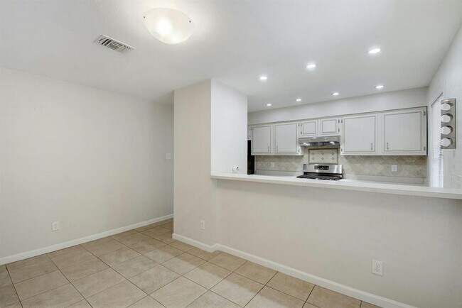 Building Photo - 2503 Star Grass Cir