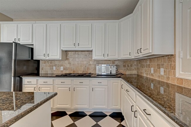 Building Photo - 14303 Reissen Ln
