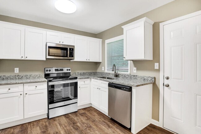 Building Photo - 1154 Penn Ct Se