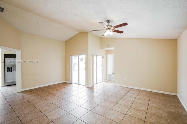 Building Photo - 1906 SW 123rd Ave