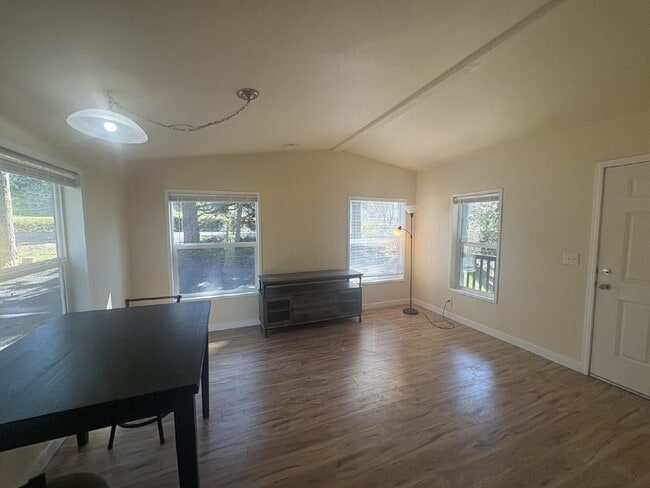 Building Photo - Remodeled 1BR Cottage on Private Wooded Lot