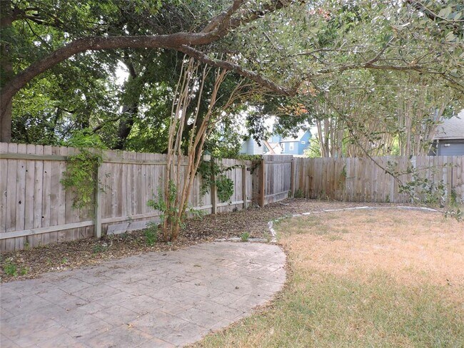 Building Photo - 12609 Deer Falls Dr