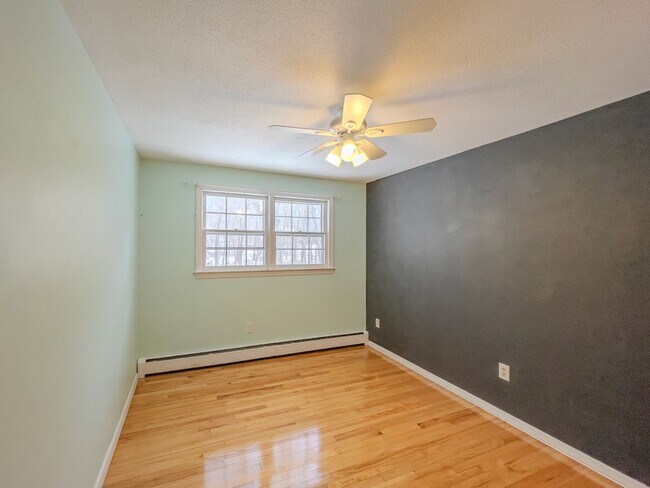 Building Photo - Spacious 4BR/2.5BA/2Car Garage Home with Finished Basement & Hardwood Floors – Gales Ferry