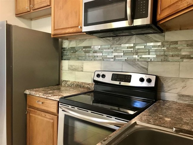 Building Photo - 716 Coble Dr
