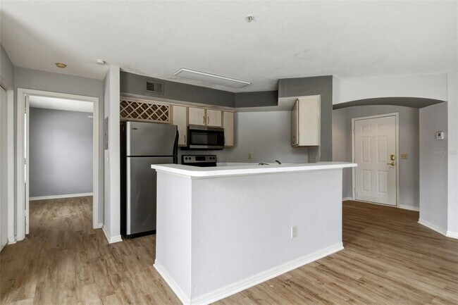 Building Photo - 7300 Westpointe Blvd