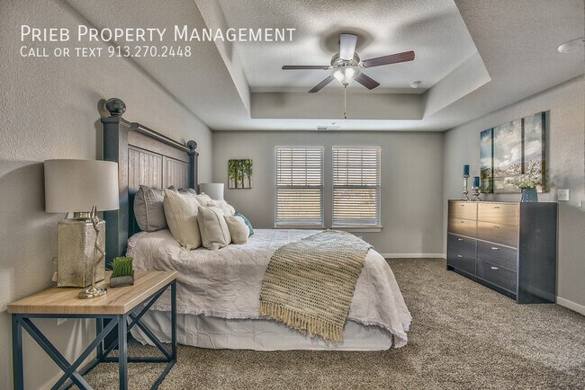 Building Photo - 12307 S Chelsea St