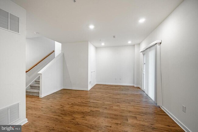 Building Photo - 1832 Boulder Dr