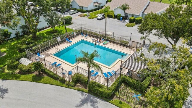 Building Photo - 16117 Rambling Vine Dr E