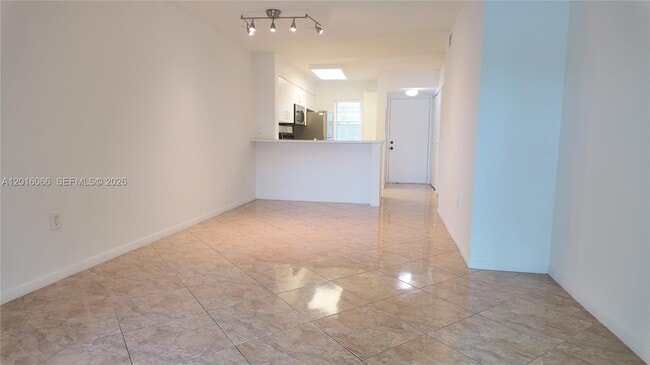 Building Photo - 2236 N Cypress Bend Dr