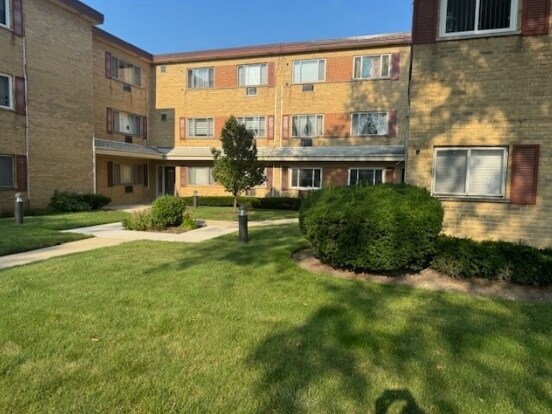 Primary Photo - 9201 Skokie Blvd