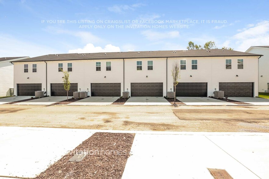 Building Photo - 256 River Rock Dr