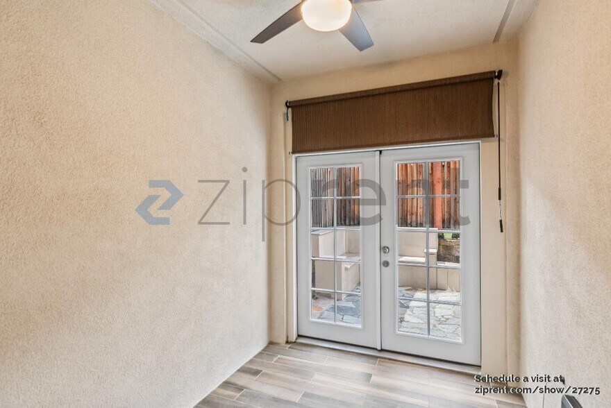 Building Photo - Unit
