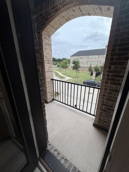 Building Photo - 4253 Willow Pond Dr
