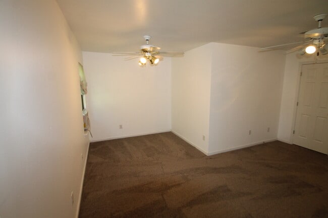 Building Photo - 583 Stonehenge Dr