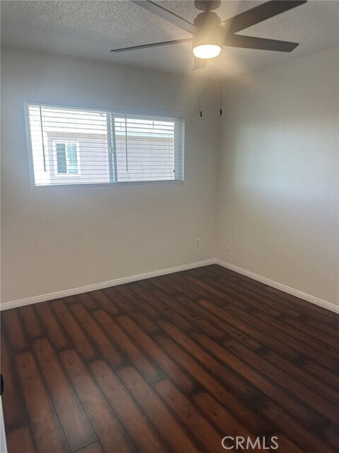 Building Photo - 9509 Los Angeles St