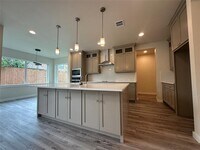 Building Photo - 809 Lotus Dr
