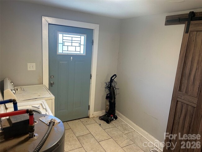 Building Photo - 3914 Bearwood Ave