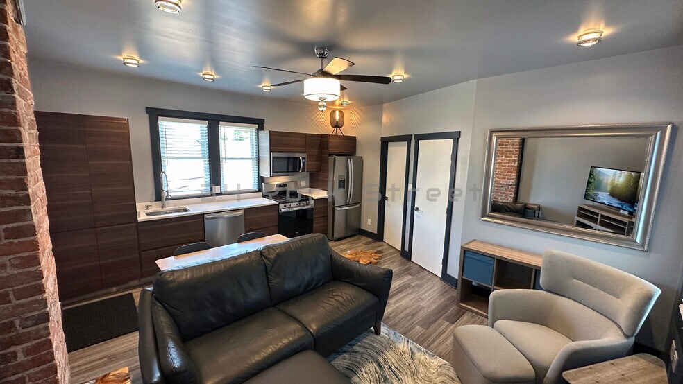 Primary Photo - 34 York St