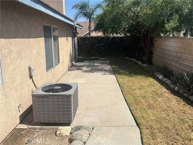 Building Photo - 5562 Horseshoe Way