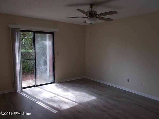 Building Photo - 8437 Long Meadow Cir N
