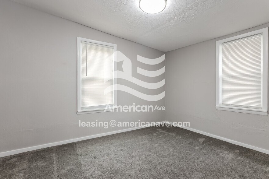 Building Photo - 12411 Georgiana Ave