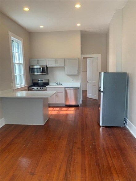 Building Photo - 5520 Perrier St