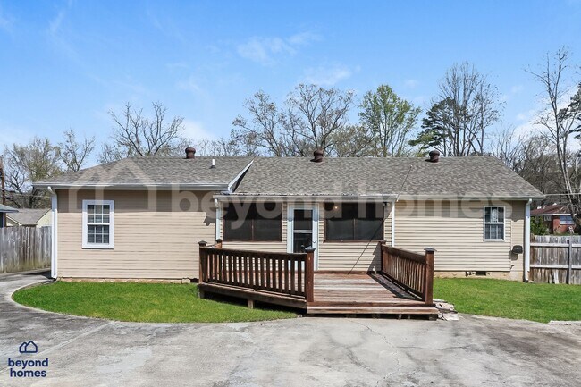 Building Photo - 120 Passons Rd