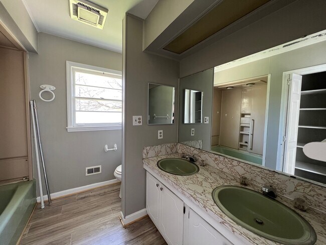 Building Photo - 10039 Mt Holly Rd