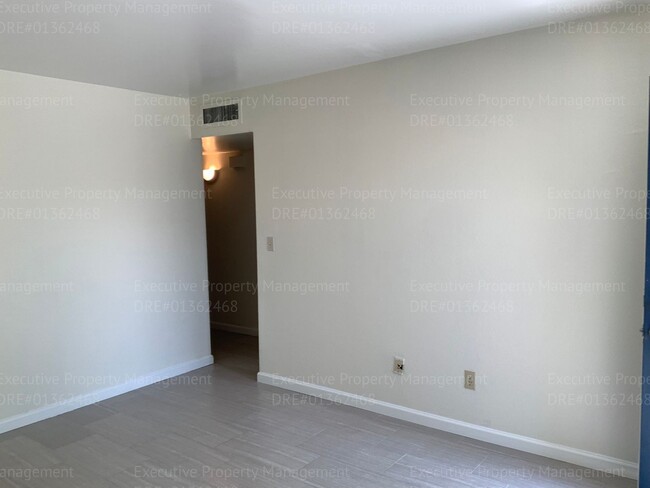 Building Photo - 2425 Westholme Blvd